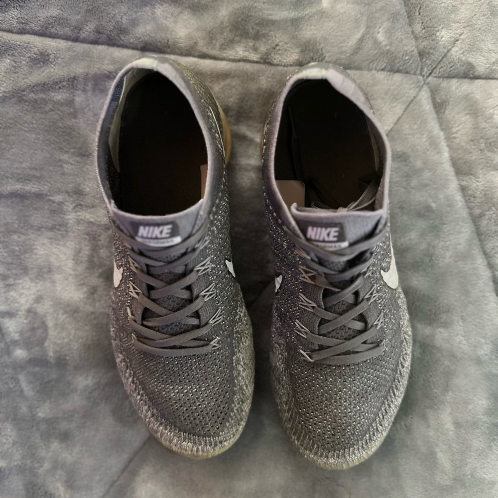 Nike Gray Air VaporMax Flyknit Asphalt Size: 9.5 - Picture 7 of 10